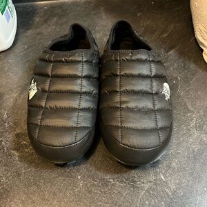 The North Face Women's ThermoBall Traction Mule V Slippers